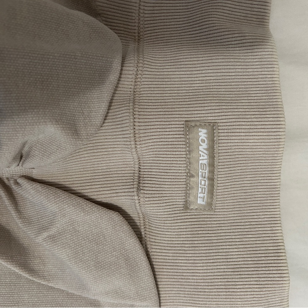 Beige workout set - Picture 9 of 9